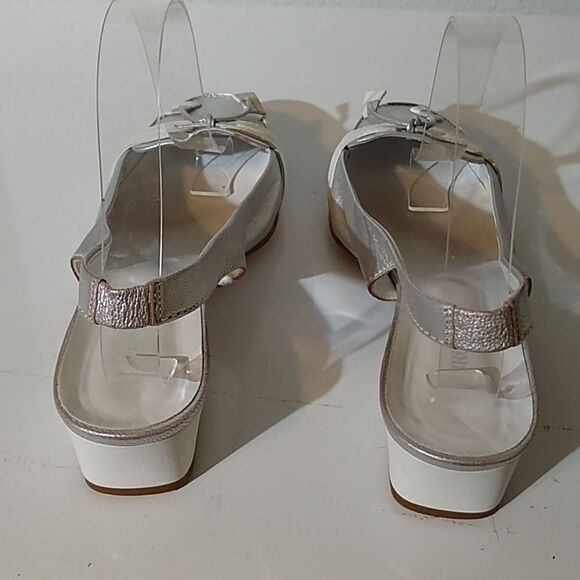 Bruno Magli Slingback Metallic Chunk Heels 40 - Picture 2 of 8